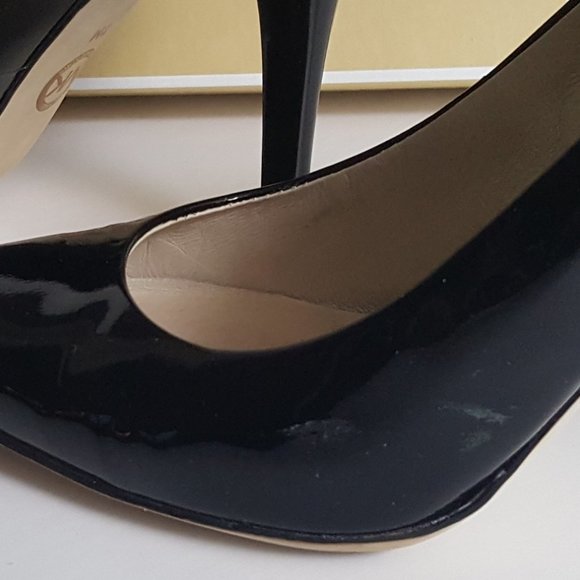 Michael Kors Elisa Pumps - Picture 14 of 16